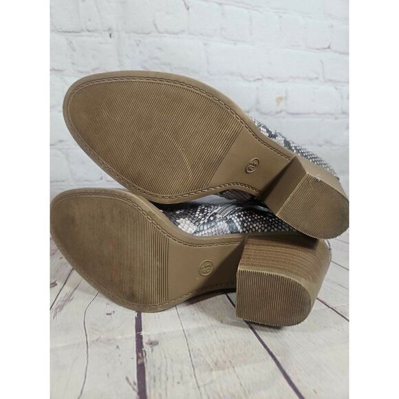 Universal Threads Ankle Boots Gray Snakeskin Women's Size 8.5 - Picture 7 of 9